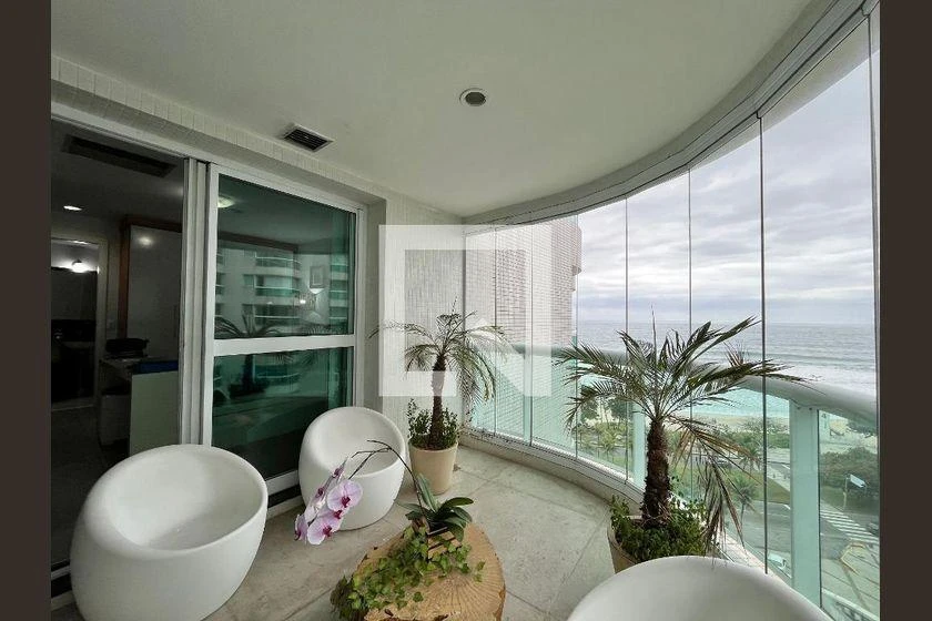 Apartamento mobiliado, 48 m², com janelas do piso ao teto — photo 2