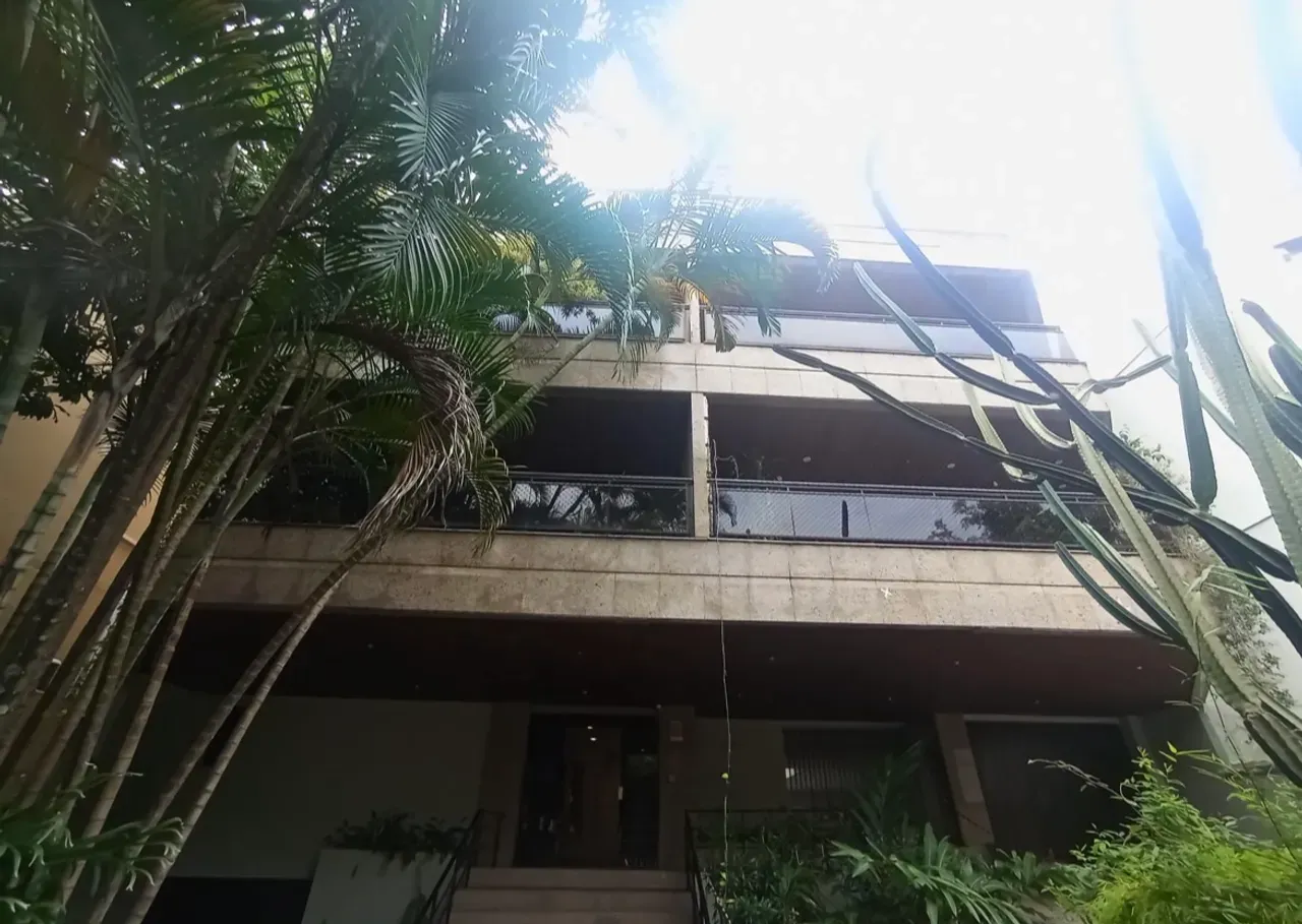 Apartamento de 185 m² com 3 quartos e 5 banheiros — photo 25