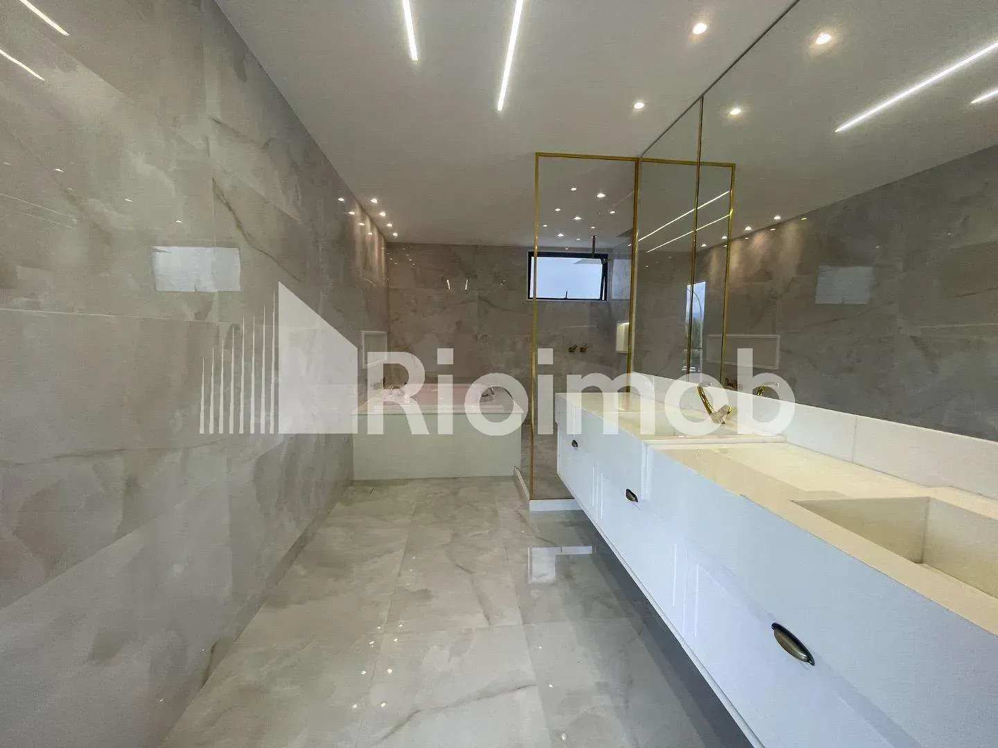 Будинок із кухнею відкритого планування та 5 спальнями 490 м² — photo 37