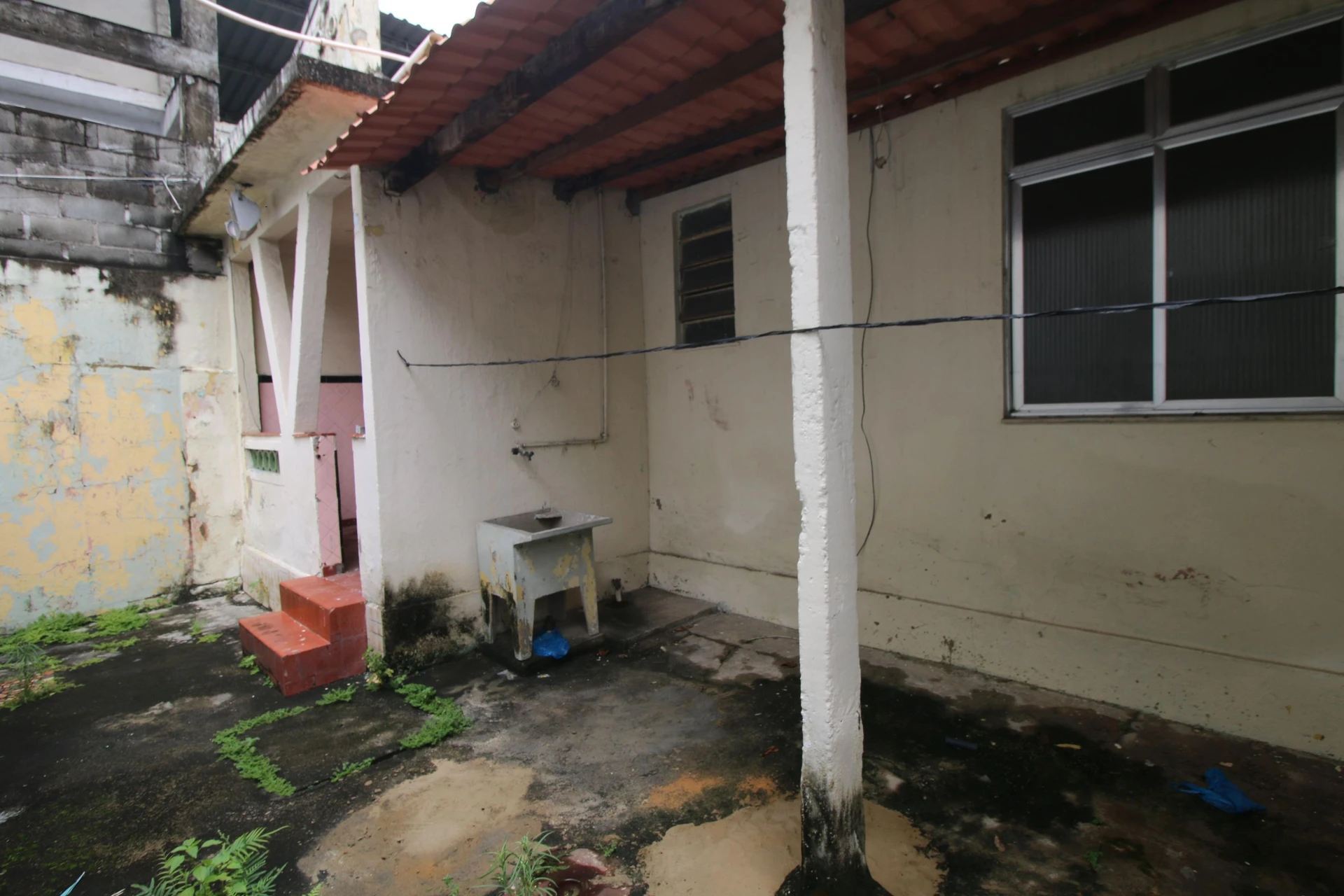 One-bedroom house with a garden — photo 10