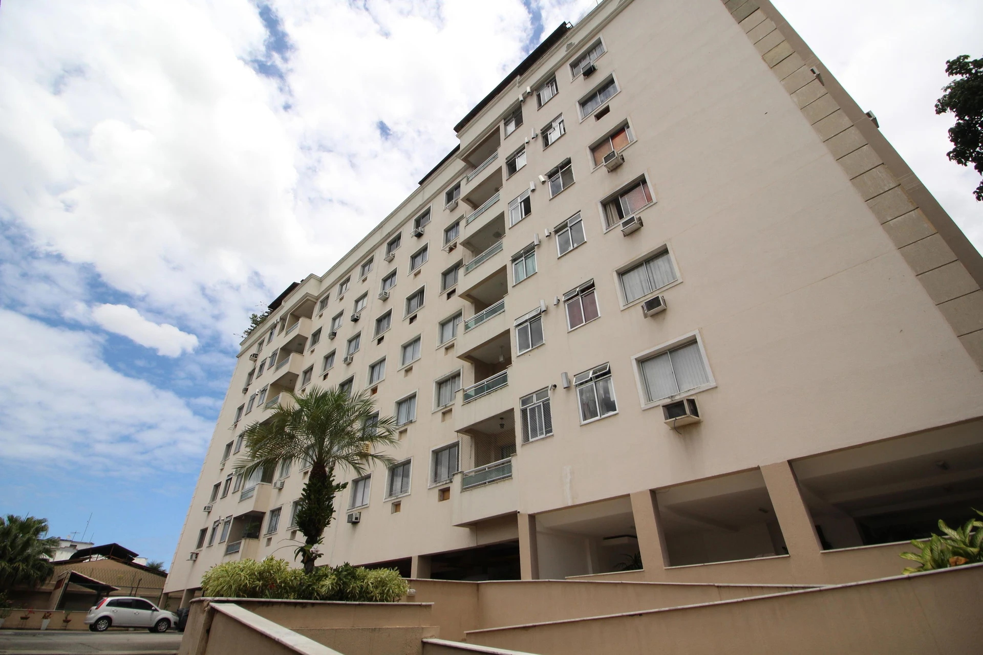 3-bedroom apartment with an en-suite and balcony — photo 43