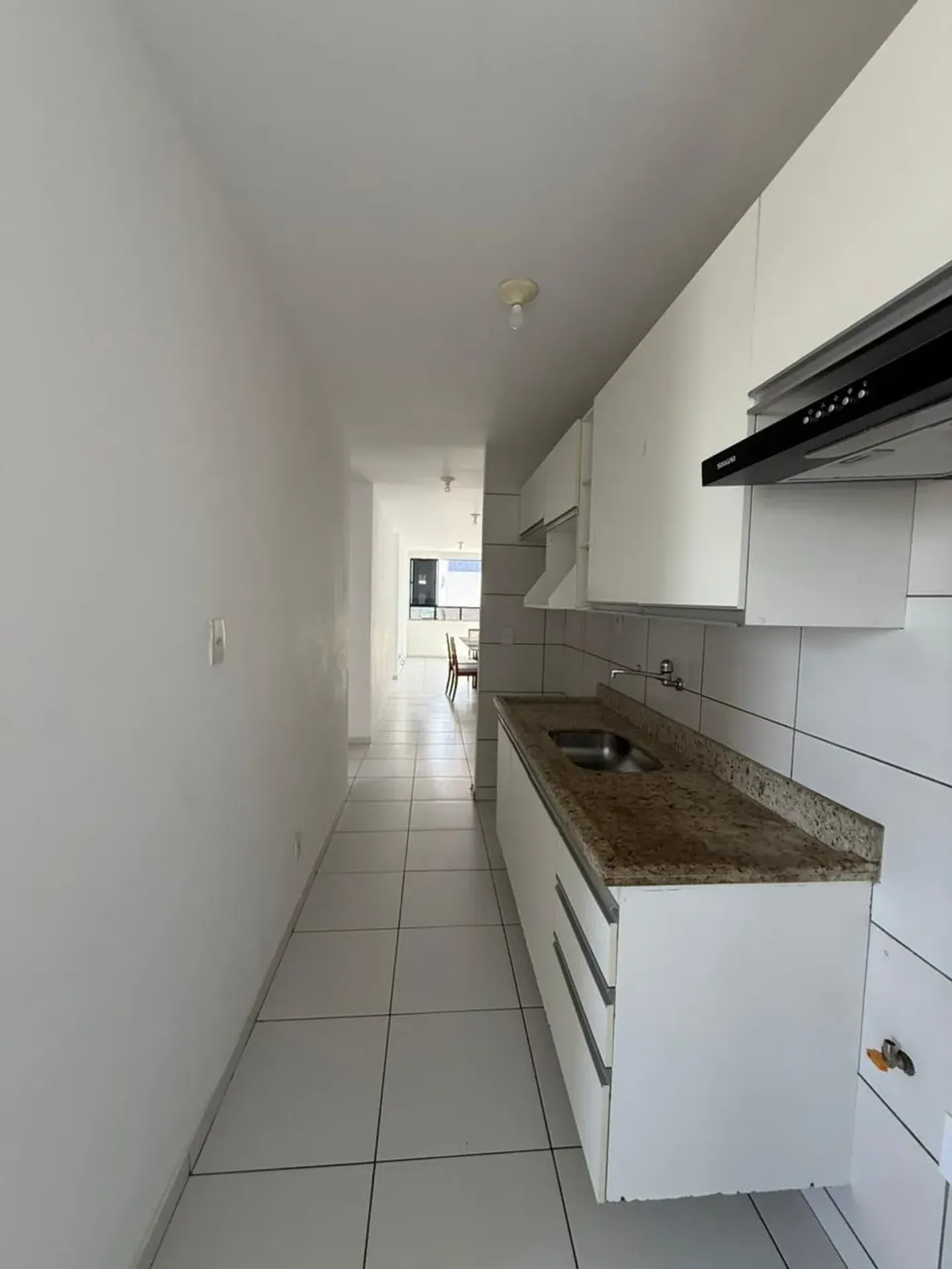 3-bedroom apartment with 1 en-suite and 2 parking spots — photo 6