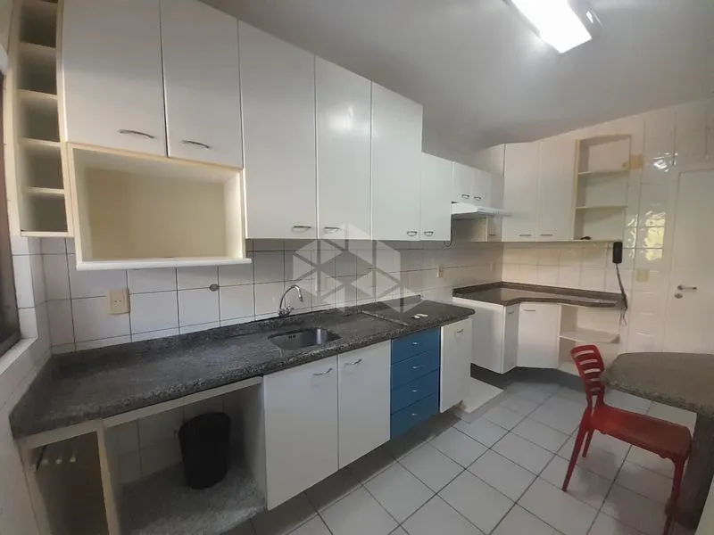 Apartamento, 72 m², com varanda envidraçada