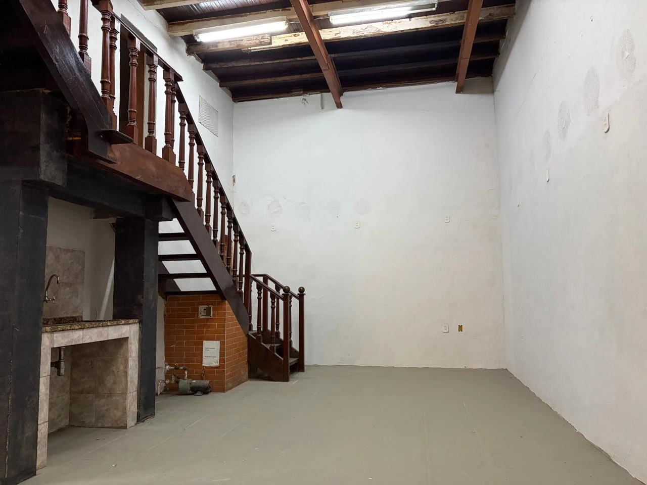 Unfurnished 326 m² house with 2 bedrooms and 2 bathrooms — photo 20