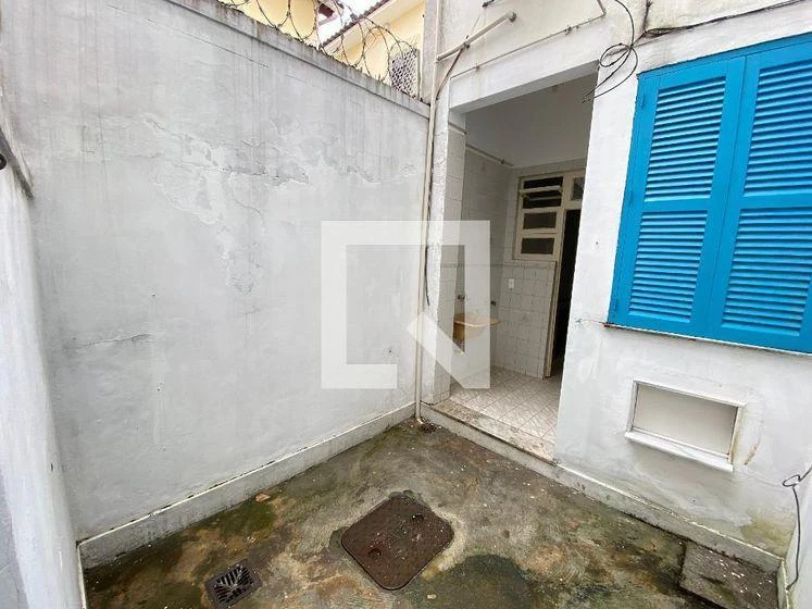 Wood or laminate floors in a one-bedroom apartment, 50 m²