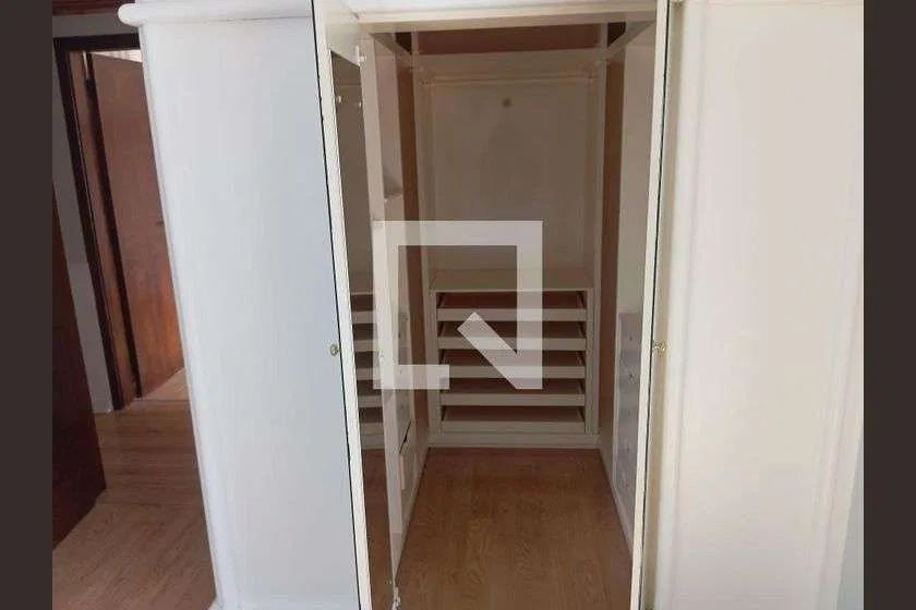 250 m² apartment with 4 bedrooms and 3 parking spots — photo 27