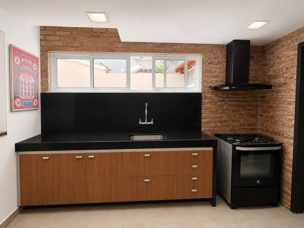 Casa para alugar com 4 quartos e cozinha a gás