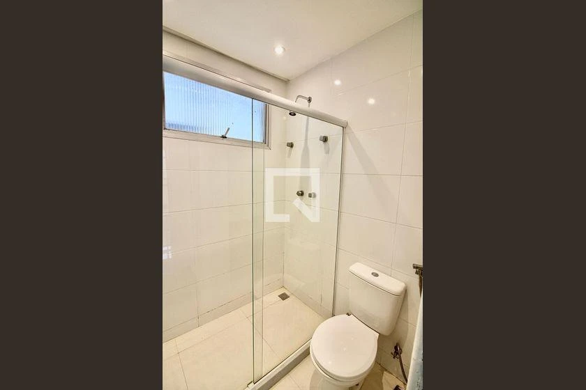 3-bedroom apartment, 1 with its own bathroom, 200 m² — photo 48