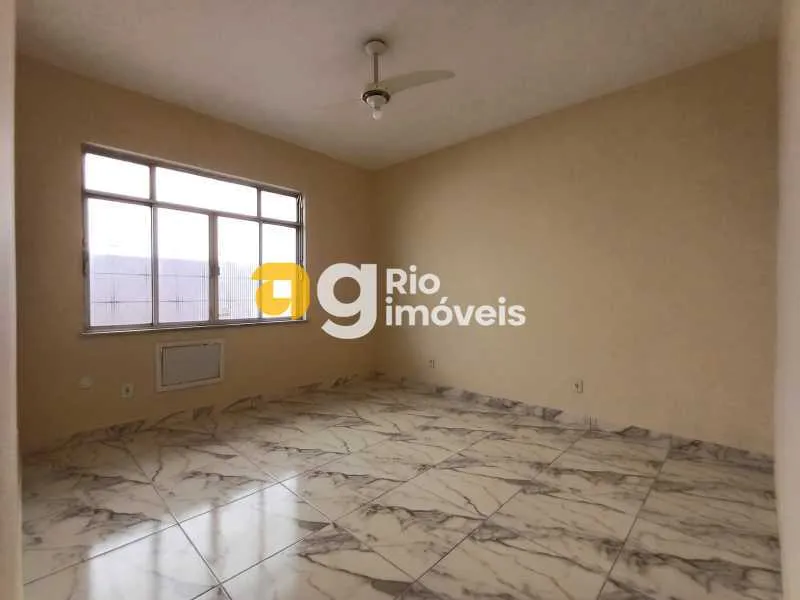 Condominium townhouse with 2 bedrooms and tiled flooring — photo 7