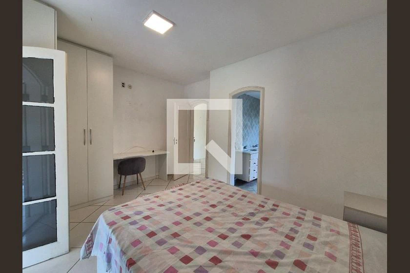 600 m² house with a washing machine and a home office — photo 48