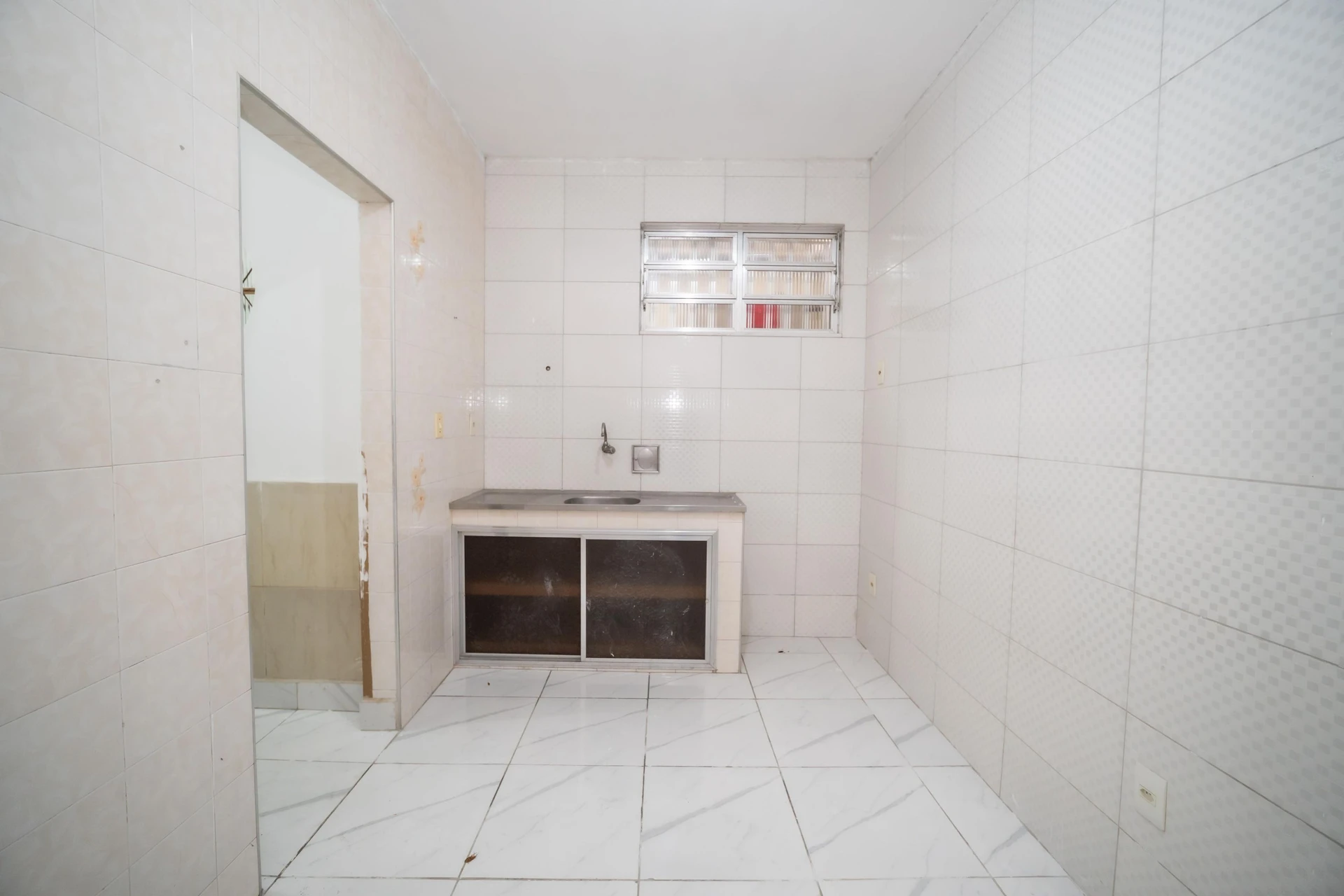 Unfurnished house with 2 bedrooms and separate kitchen — photo 18