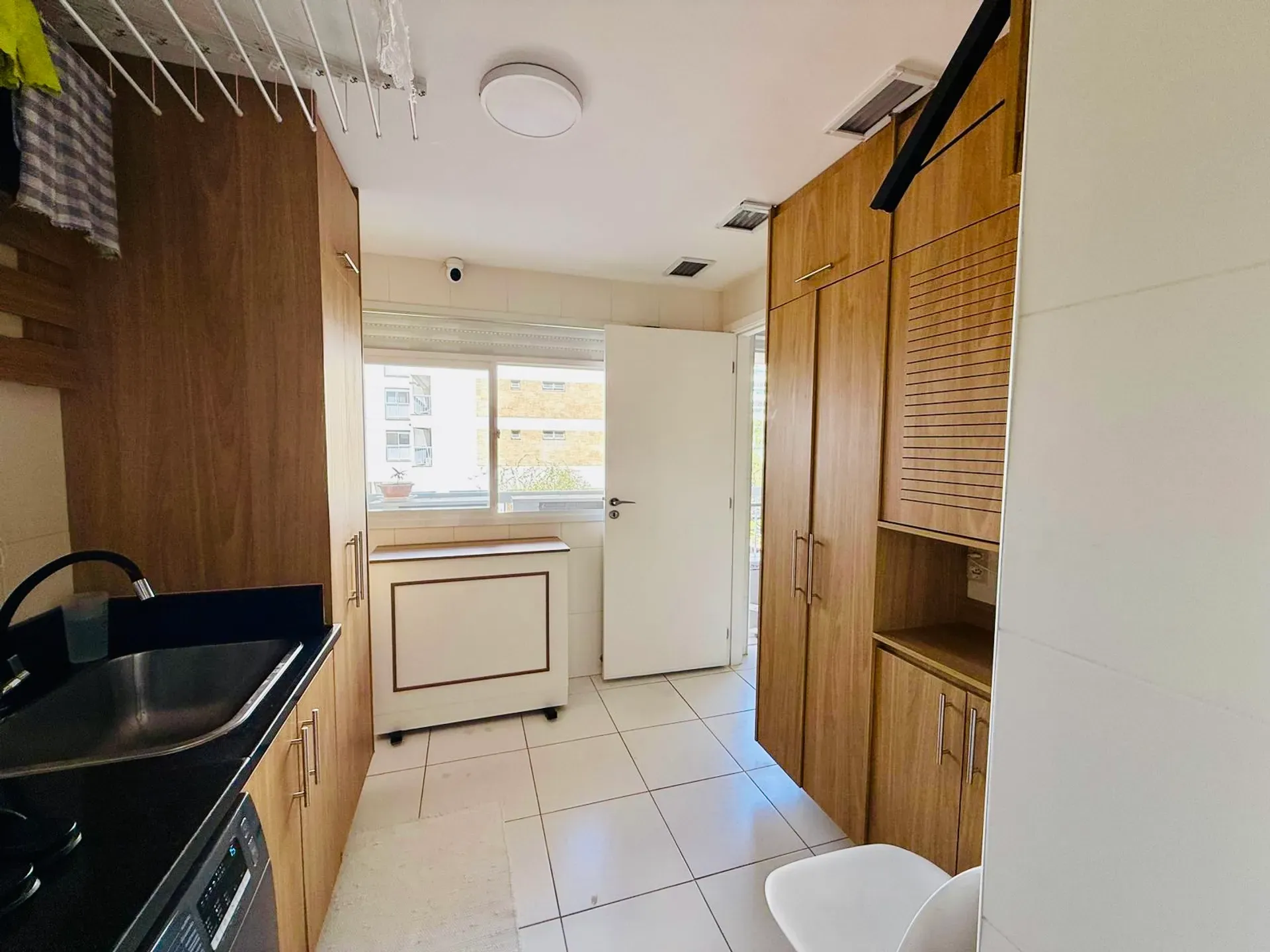 4 en-suite apartment with 227 m² and a balcony — photo 24