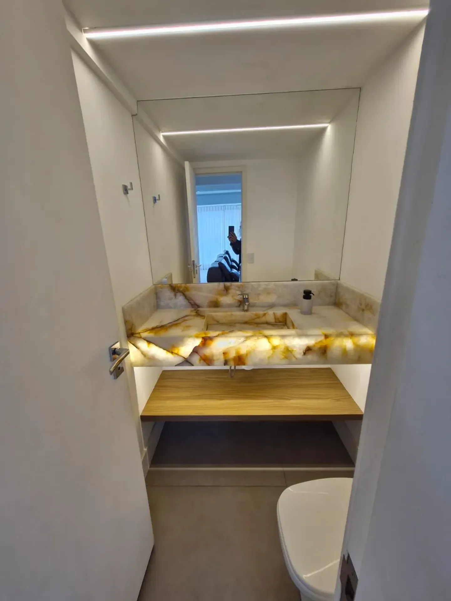 Furnished house, 280 m², with a water view — photo 23