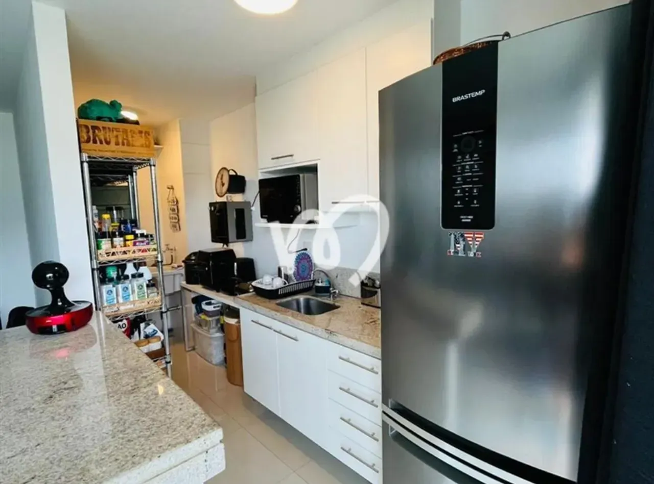 Furnished 2-bedroom apartment with open-plan kitchen — photo 2