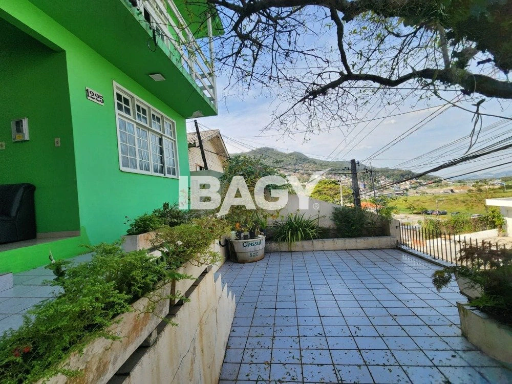 House with 3 bedrooms and 140 m², 1 en-suite bath
