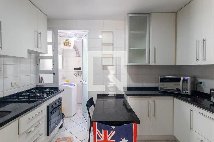 2-bedroom apartment in a building with a pool — photo 40
