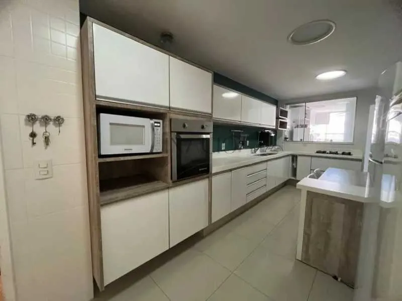 Furnished apartment with 3 bedrooms and 5 bathrooms — photo 30