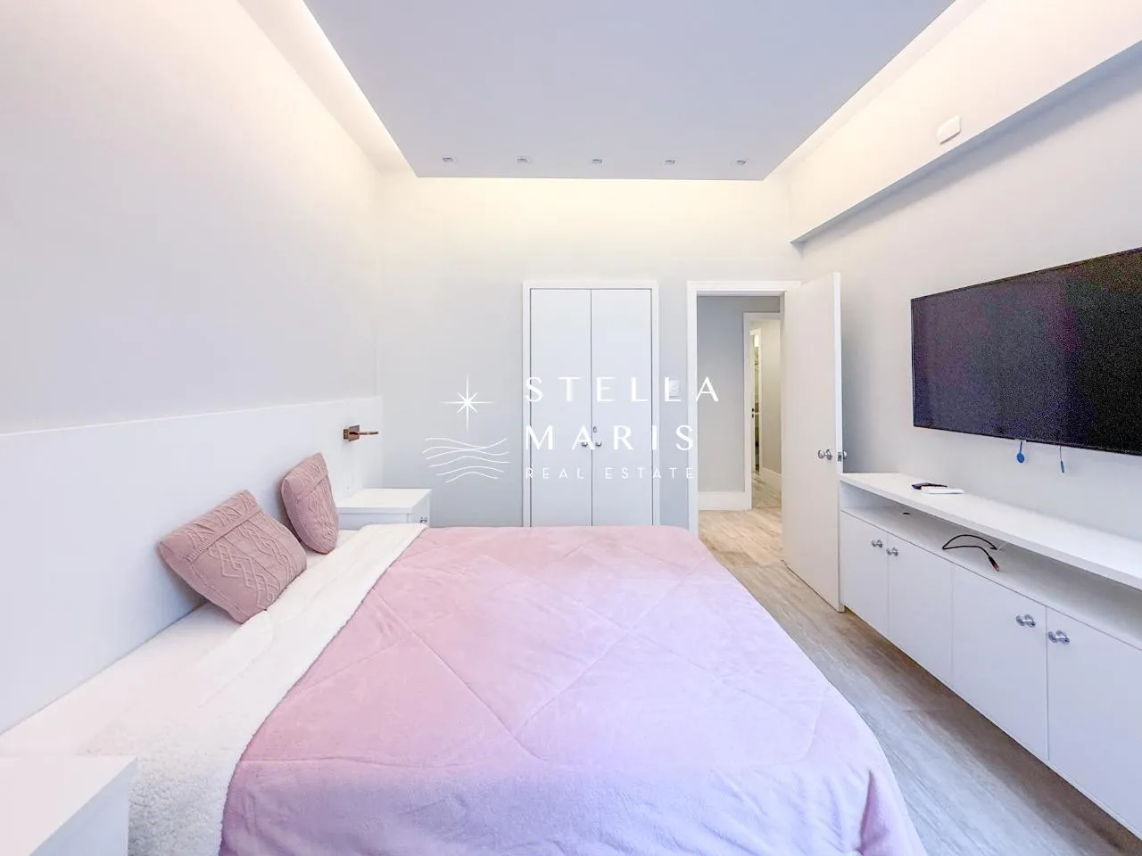 Furnished apartment with 3 bedrooms and 3 bathrooms — photo 16