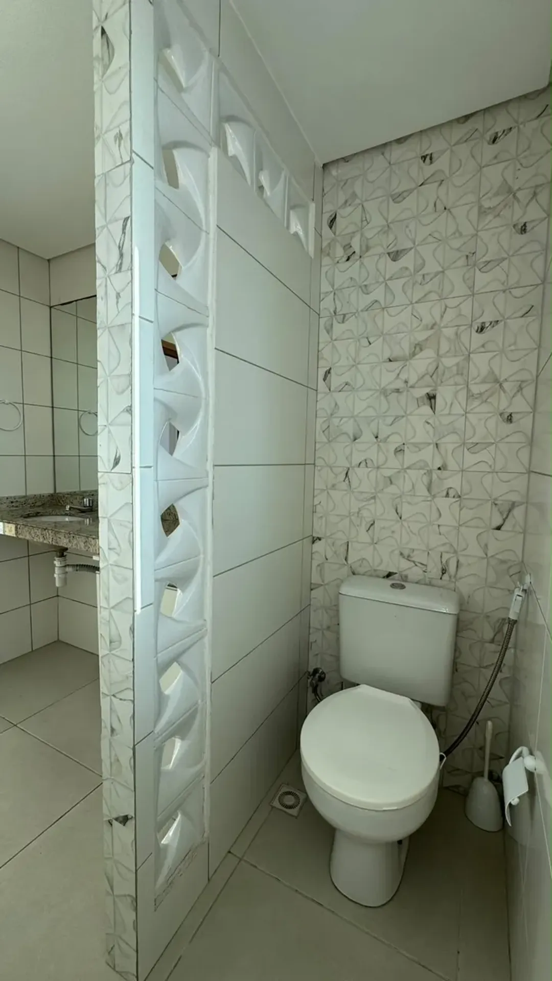 Bathtub in a 3-bedroom apartment, 87 m² — photo 51