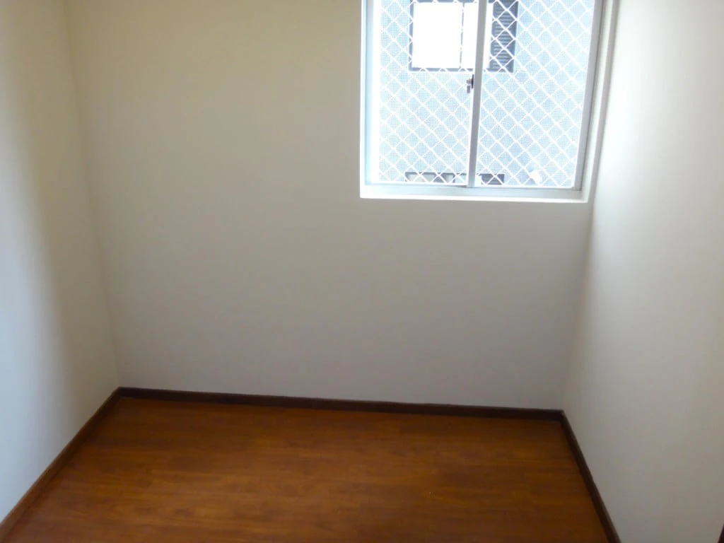 2-bedroom apartment with wood or laminate floors — photo 3