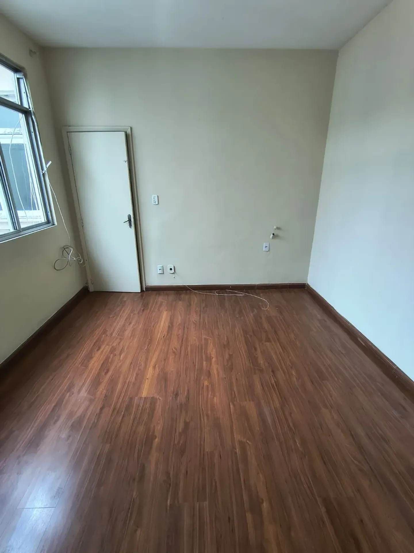 Дерев'яна підлога або ламінат та 1 спальня: квартира 32 м² — photo 12