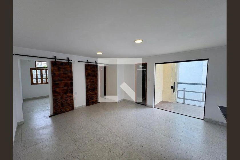 2-bedroom house, 1 with its own bathroom, 90 m²