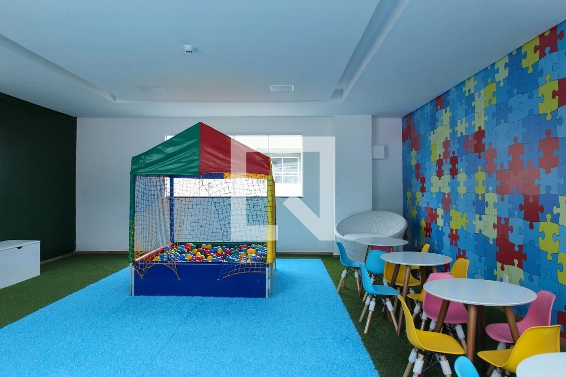 2-bedroom apartment in a building with a pool — photo 42