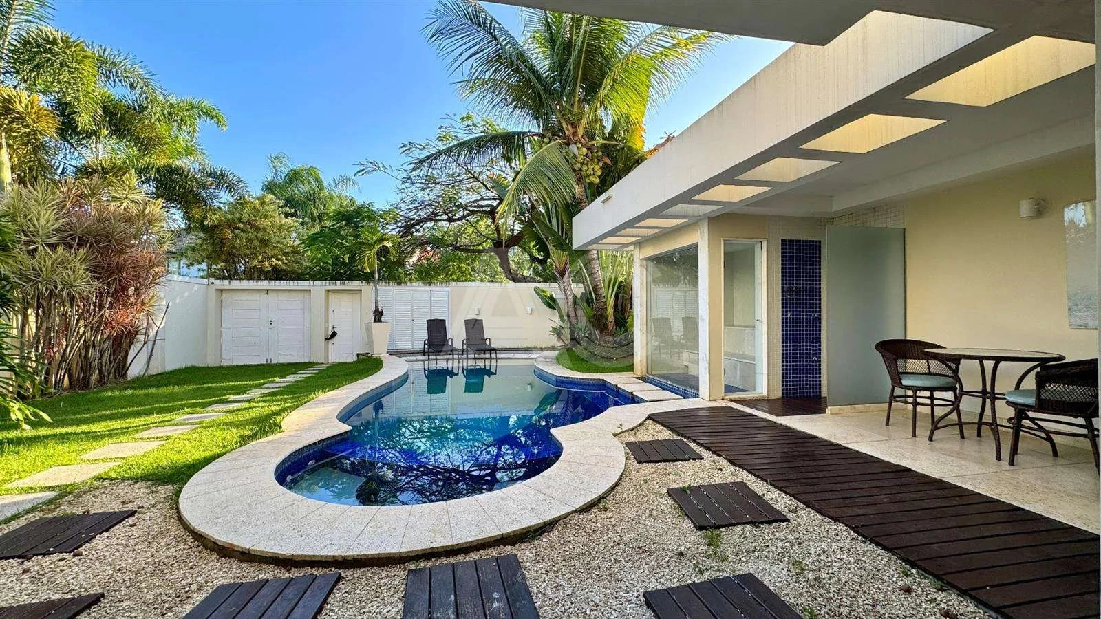 Casa em condomínio com 4 suítes e jardim privativo — photo 24