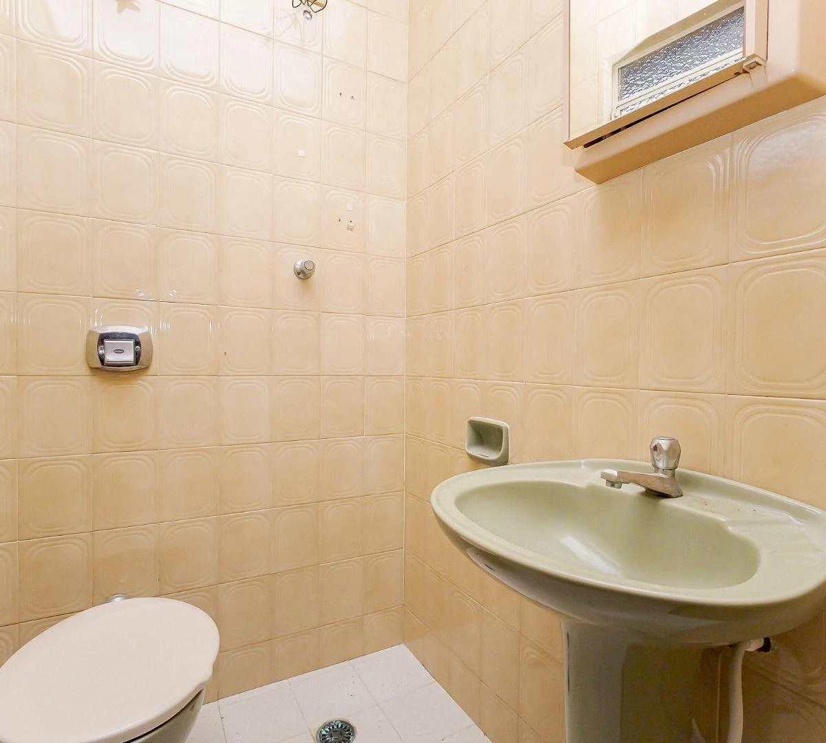 House with 4 bedrooms and 5 parking spaces — photo 20