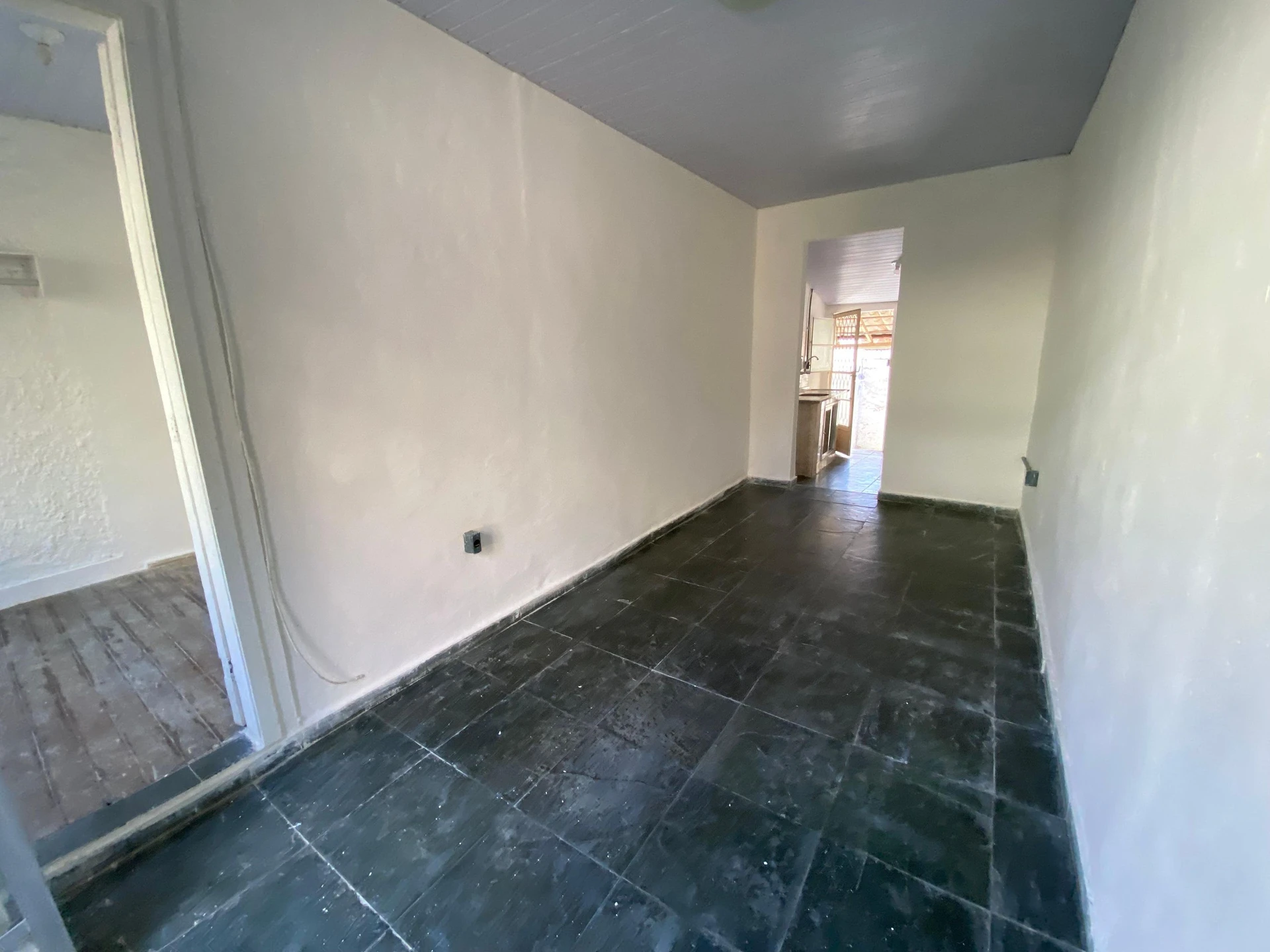 One-bedroom house with a garden — photo 11