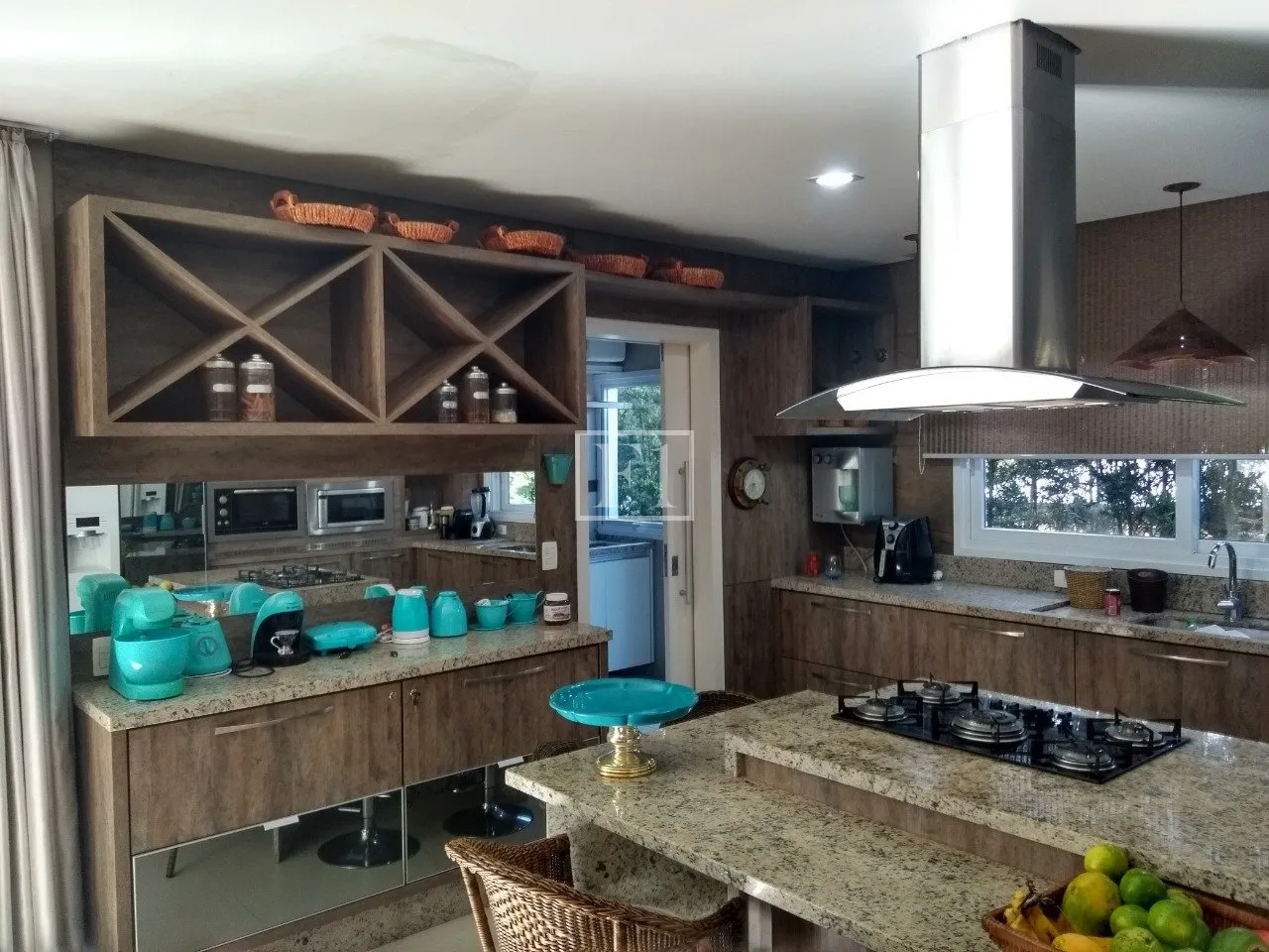 Furnished house, 450 m², with floor-to-ceiling windows — photo 14