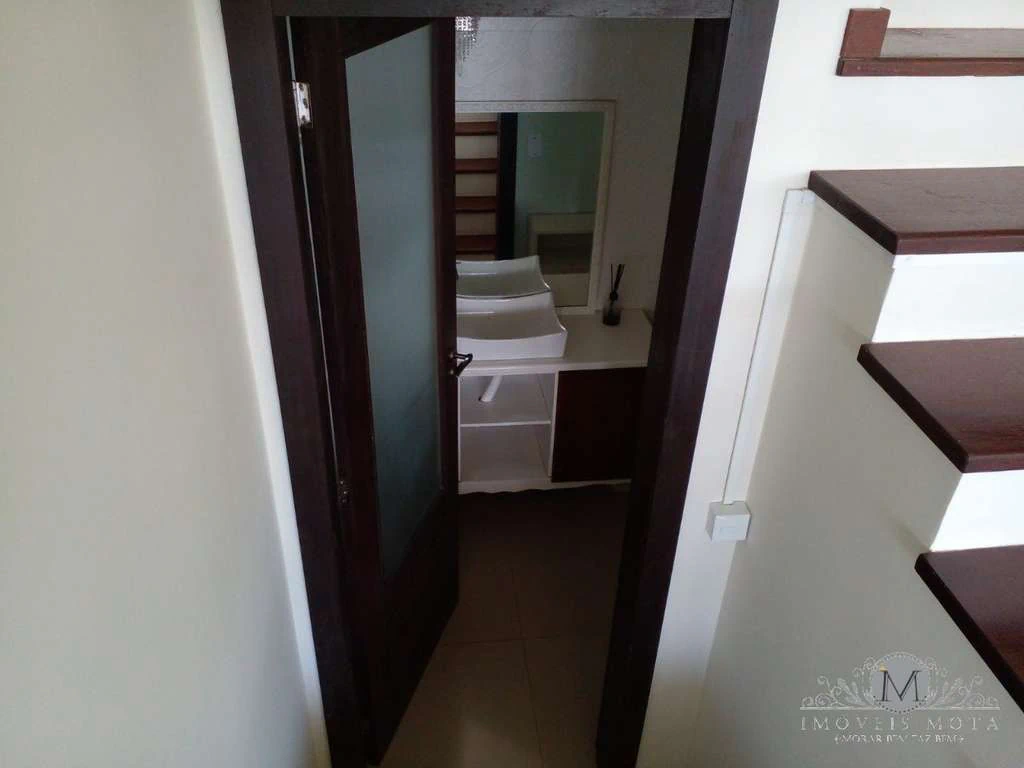 Casa em condomínio fechado com 4 quartos e jardim privativo — photo 3
