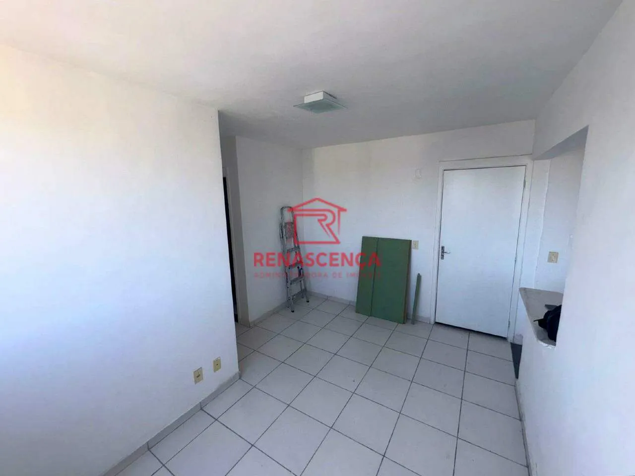 Unfurnished apartment with 2 bedrooms and pool — photo 10