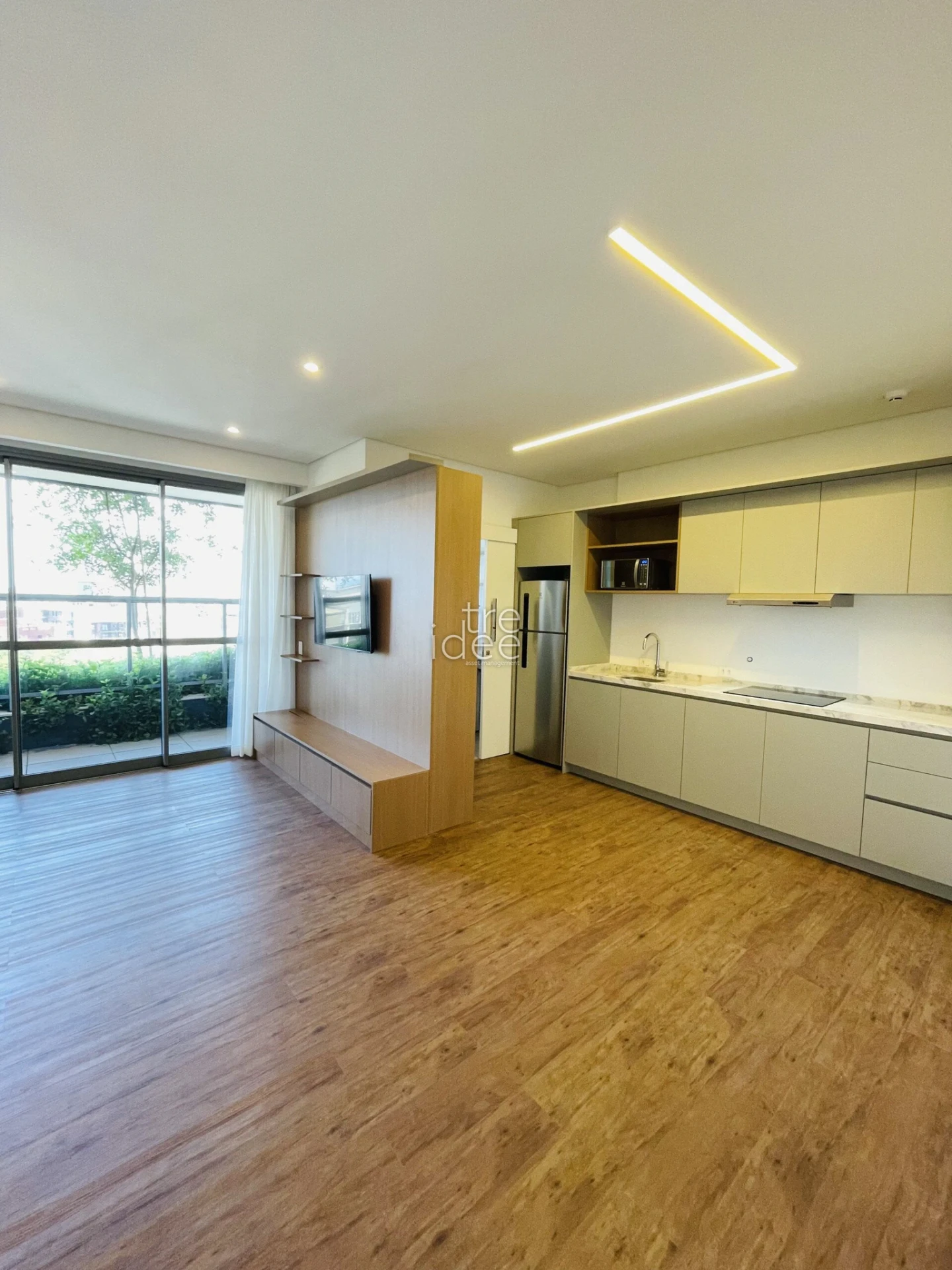 2-bedroom apartment with a washing machine