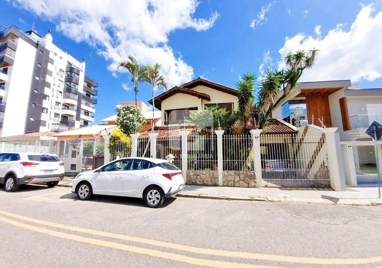 Casa de 5 dormitorios con balcón cerrado con vidrio — photo 11
