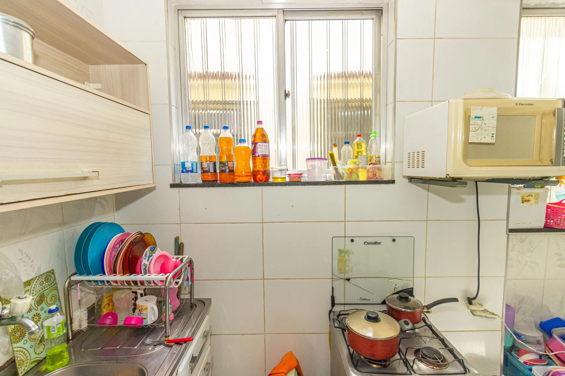 Furnished 2-bedroom apartment with gas stove kitchen — photo 4