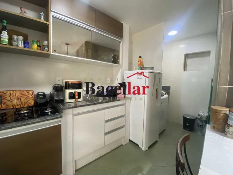 Furnished apartment with open-plan kitchen and 3 bedrooms — photo 2