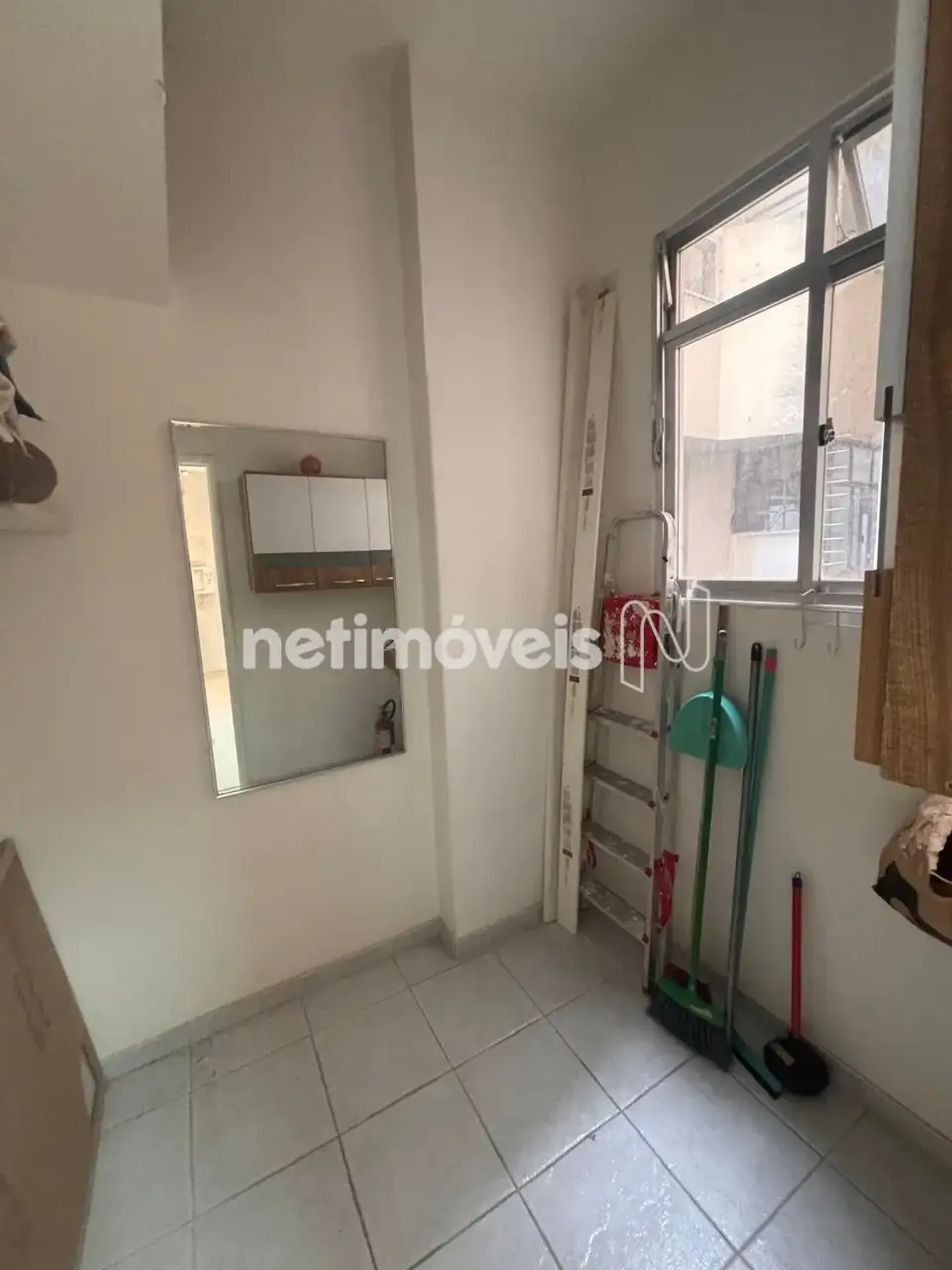 Wood or laminate floors in a 2-bedroom apartment, 78 m² — photo 4