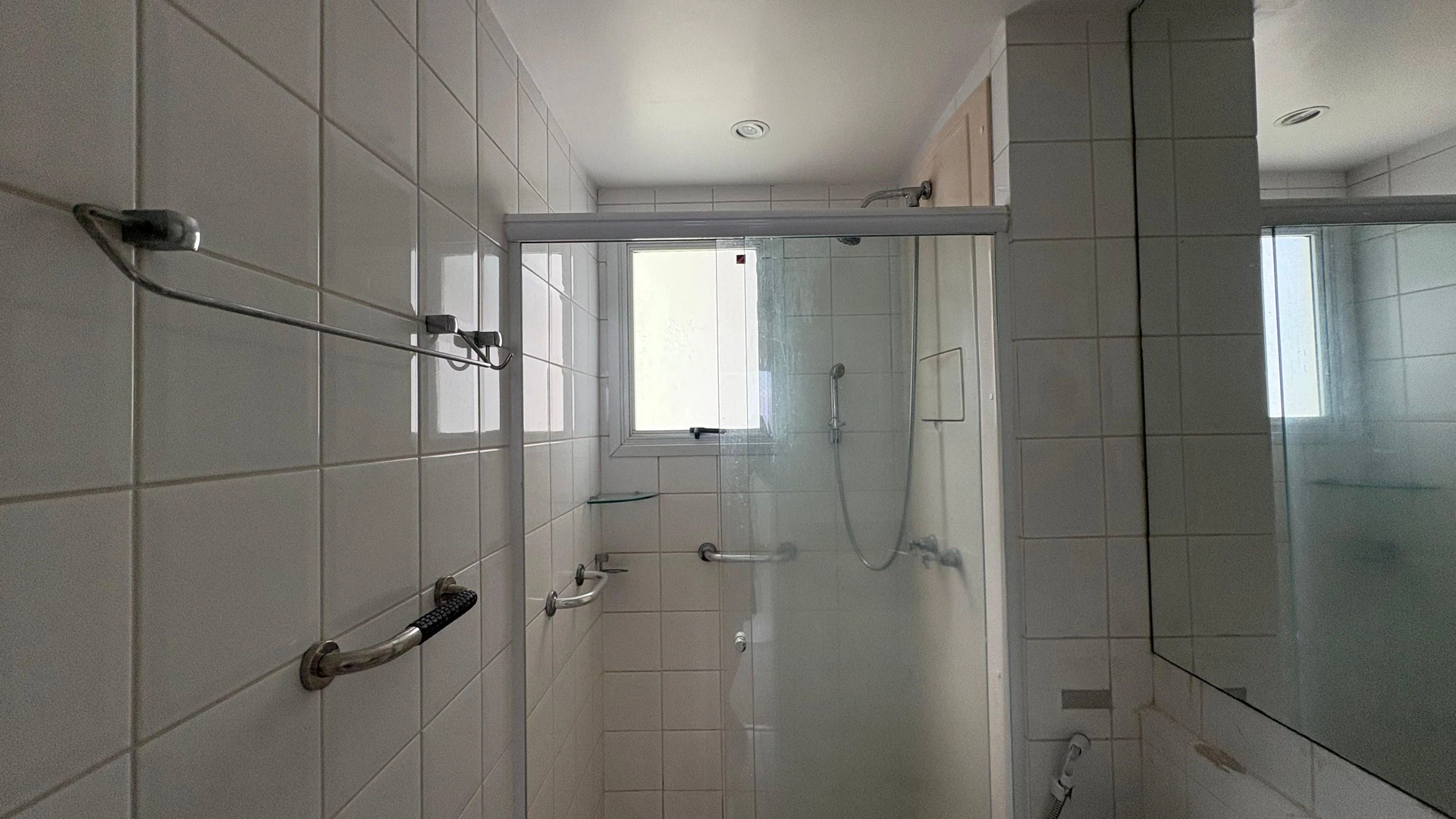 Floor-to-ceiling windows in a 3-bedroom apartment, 105 m² — photo 12