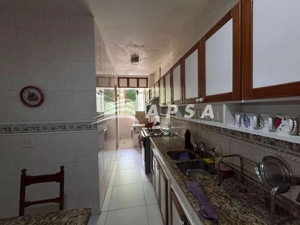 Furnished 208 m² apartment with 3 bedrooms and 2 parking spots — photo 18