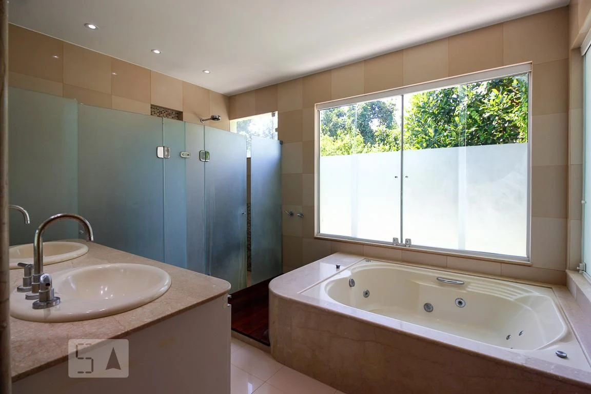 House with 5 bedrooms and 11 bathrooms plus 5 parking — photo 96