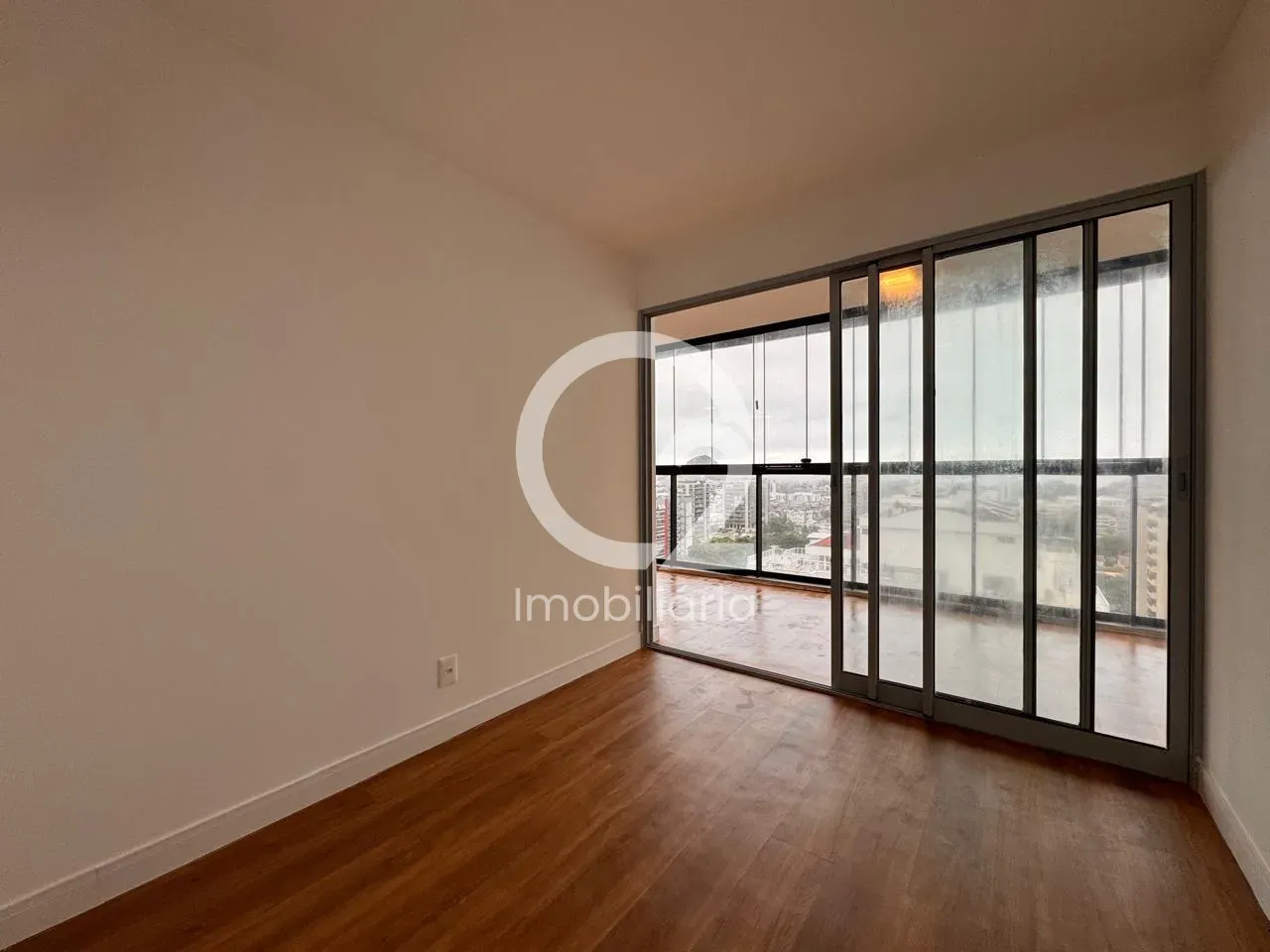 Apartamento, 119 m², com janelas do piso ao teto — photo 8