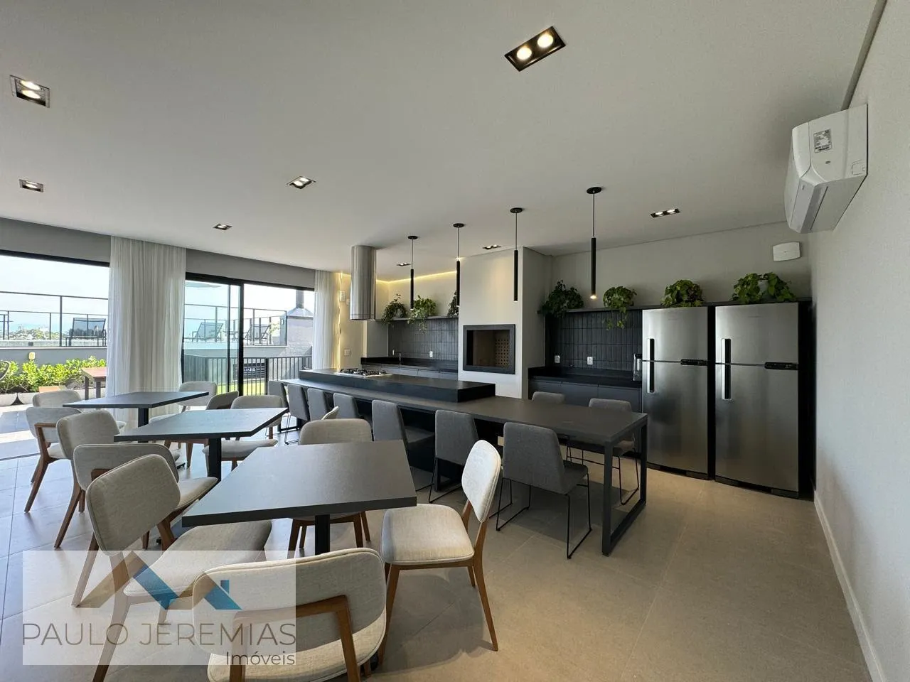 Furnished apartment, 65 m², with floor-to-ceiling windows — photo 5