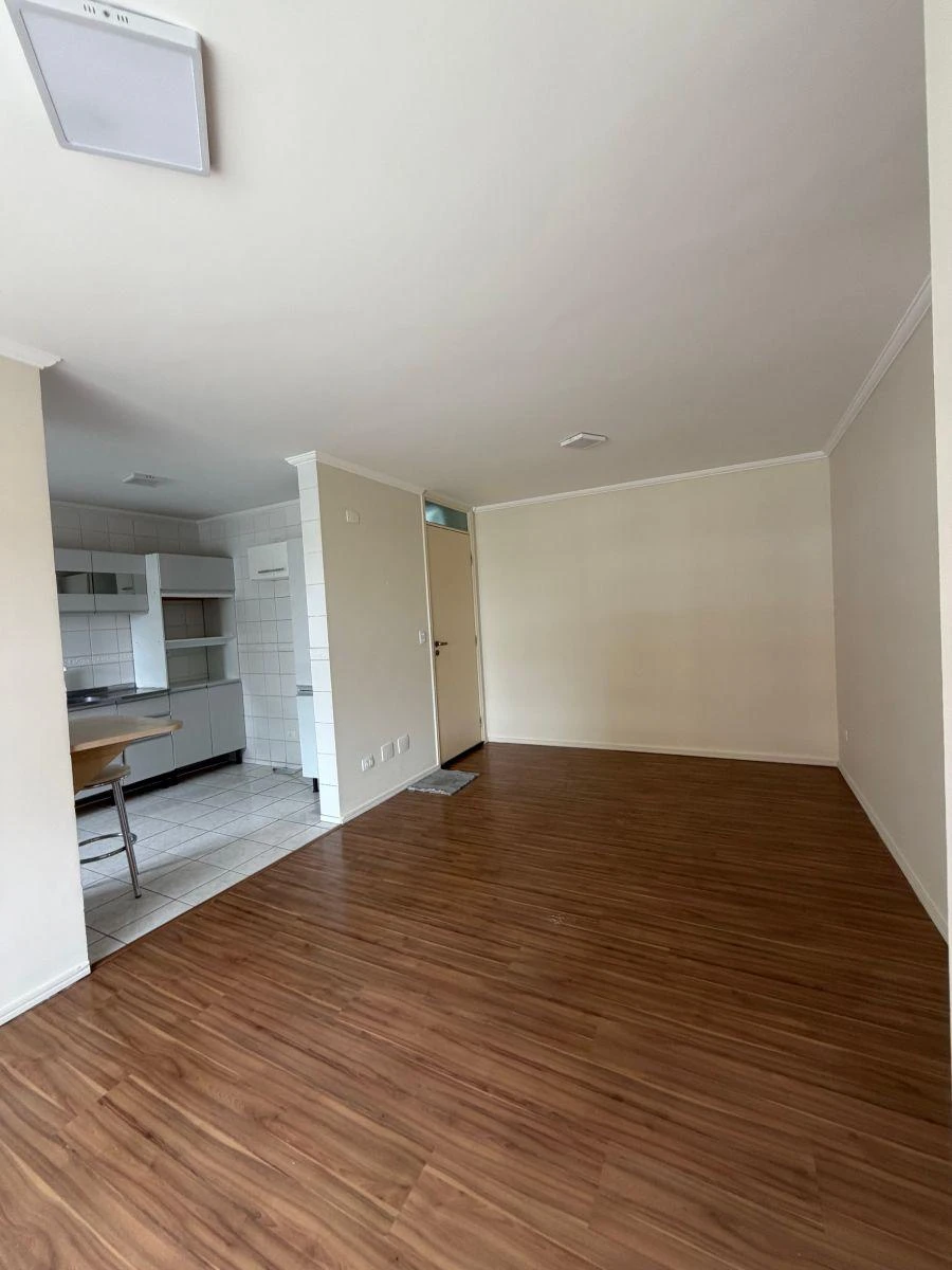 Departamento con piso de madera o laminado en Curitiba — photo 7