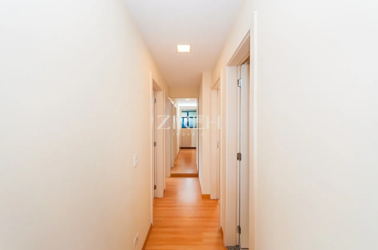 Квартира 70 м² с застеклённым балконом и рабочим местом — photo 10