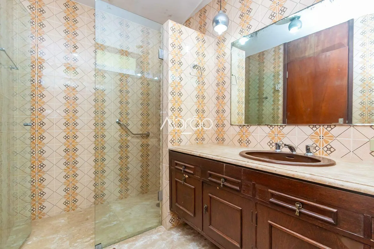 House with 4 bedrooms, 5 bathrooms and 319 m² — photo 10