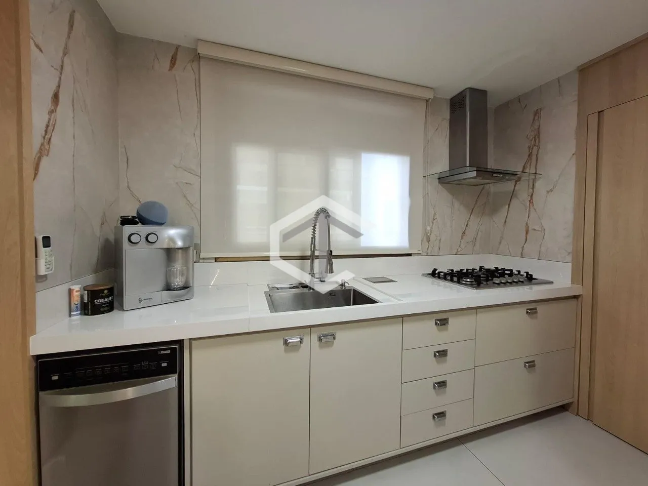 217 m² apartment with a mountain view and a private pool — photo 43