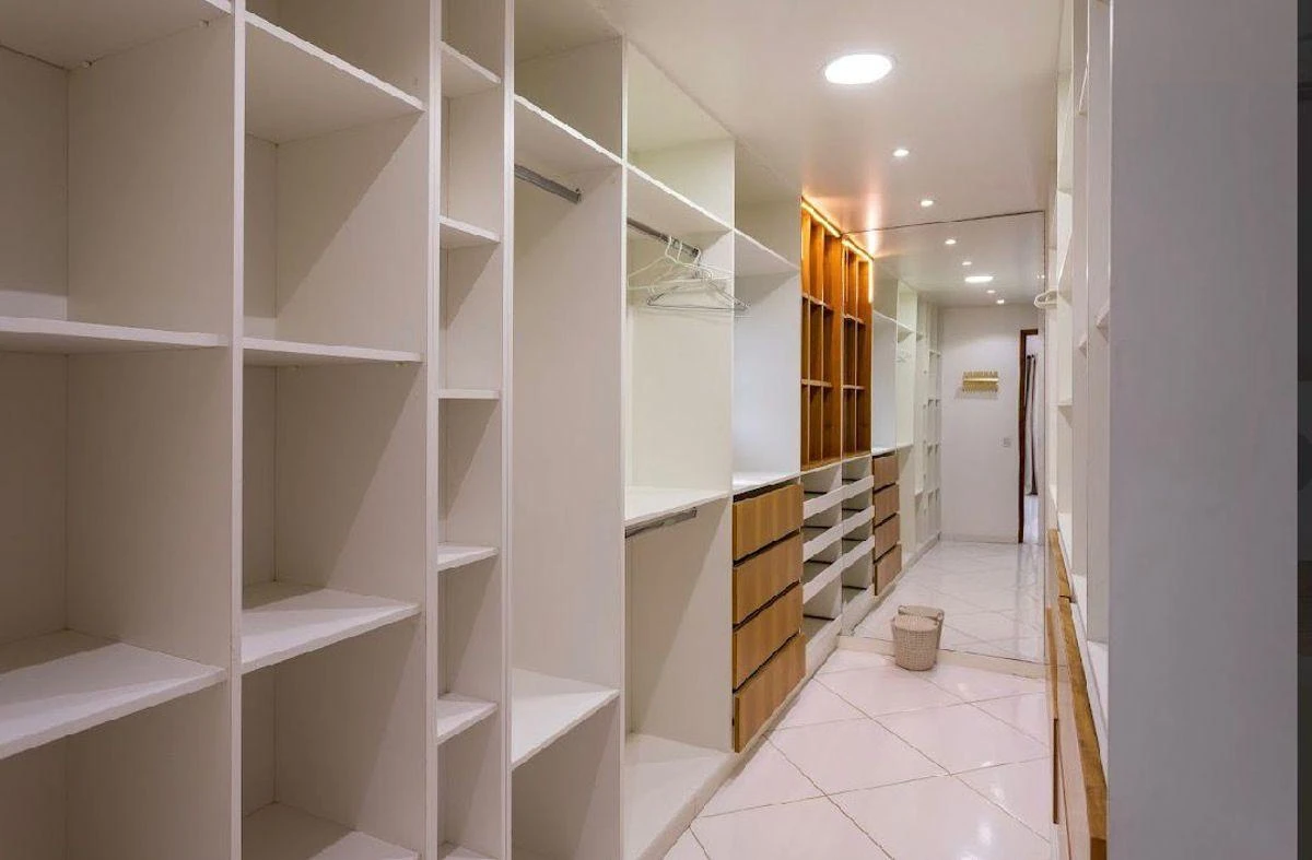 House with 8 bedrooms and 5 en-suites, 1500 m² — photo 13