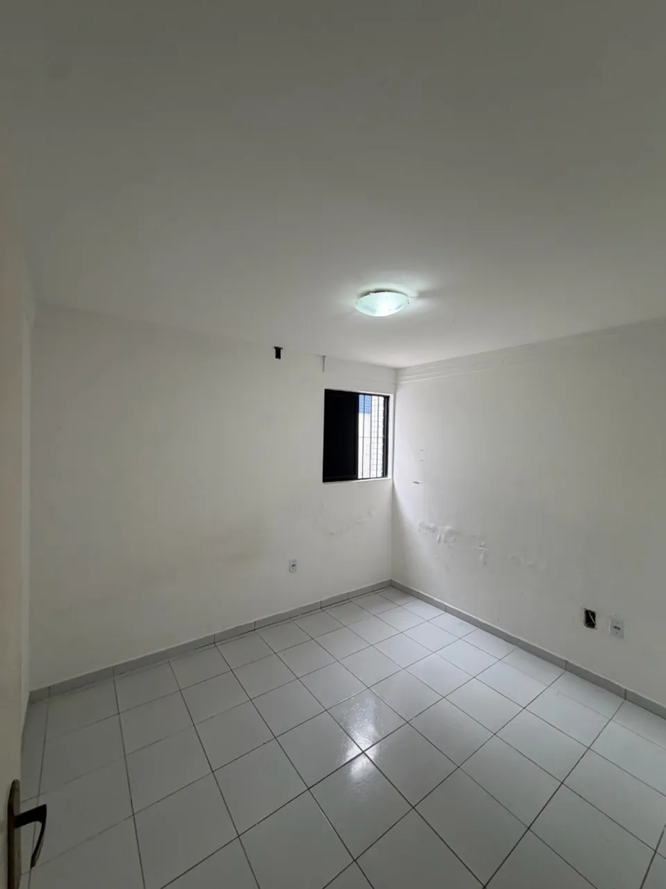 3-bedroom apartment in a building with a pool — photo 8