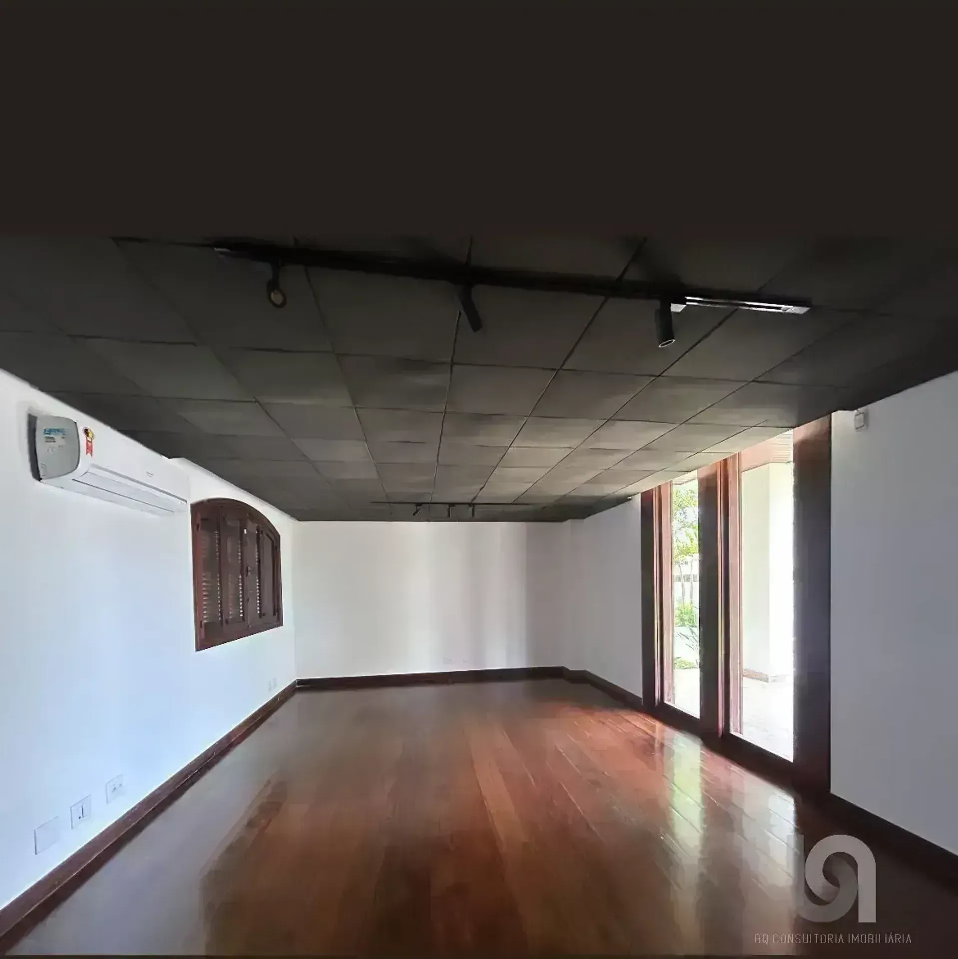 Casa com 6 quartos e cozinha fechada, 3000 m² — photo 16